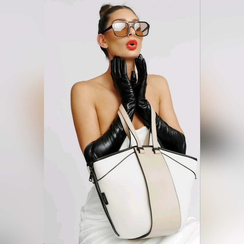 PRENE-The BOND bag Creme and Tan Purse Bucket